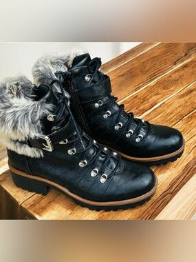 Women’s Black Lace-Up Faux Fur Trim Winter Ankle Boots